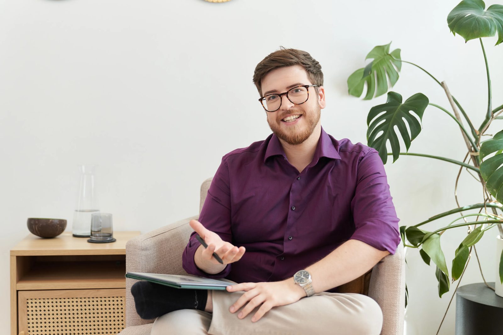 Aaron Isaak Moisl-Bauer im Beratungsgespräch